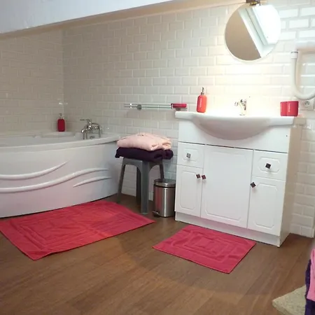 Quels H\u00f4tels Sont Les Plus Proches De A\u00e9roport Roissy-charles De Gaulle\u00a0? Couette-café