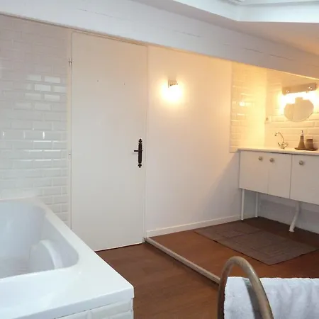 Quels H\u00f4tels Sont Les Plus Proches De A\u00e9roport Roissy-charles De Gaulle\u00a0? Couette-café 4*